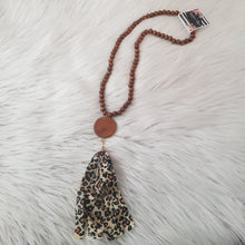 Load image into Gallery viewer, Leopard Necklace
