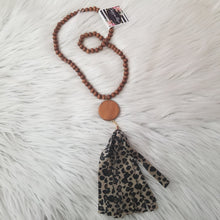 Load image into Gallery viewer, Leopard Necklace
