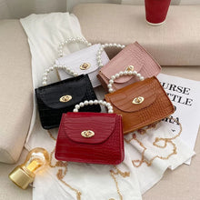 Load image into Gallery viewer, Pearl Handle Chain Crossbody Bag
