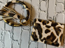 Load image into Gallery viewer, Bangle keychain with wristlet
